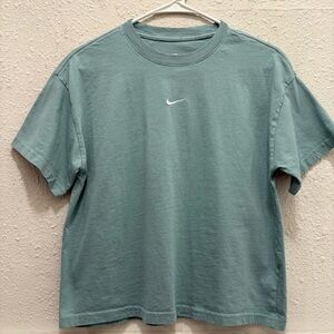 Nike Girls' Sportswear Essential T-Shirt in Cannon Size XL